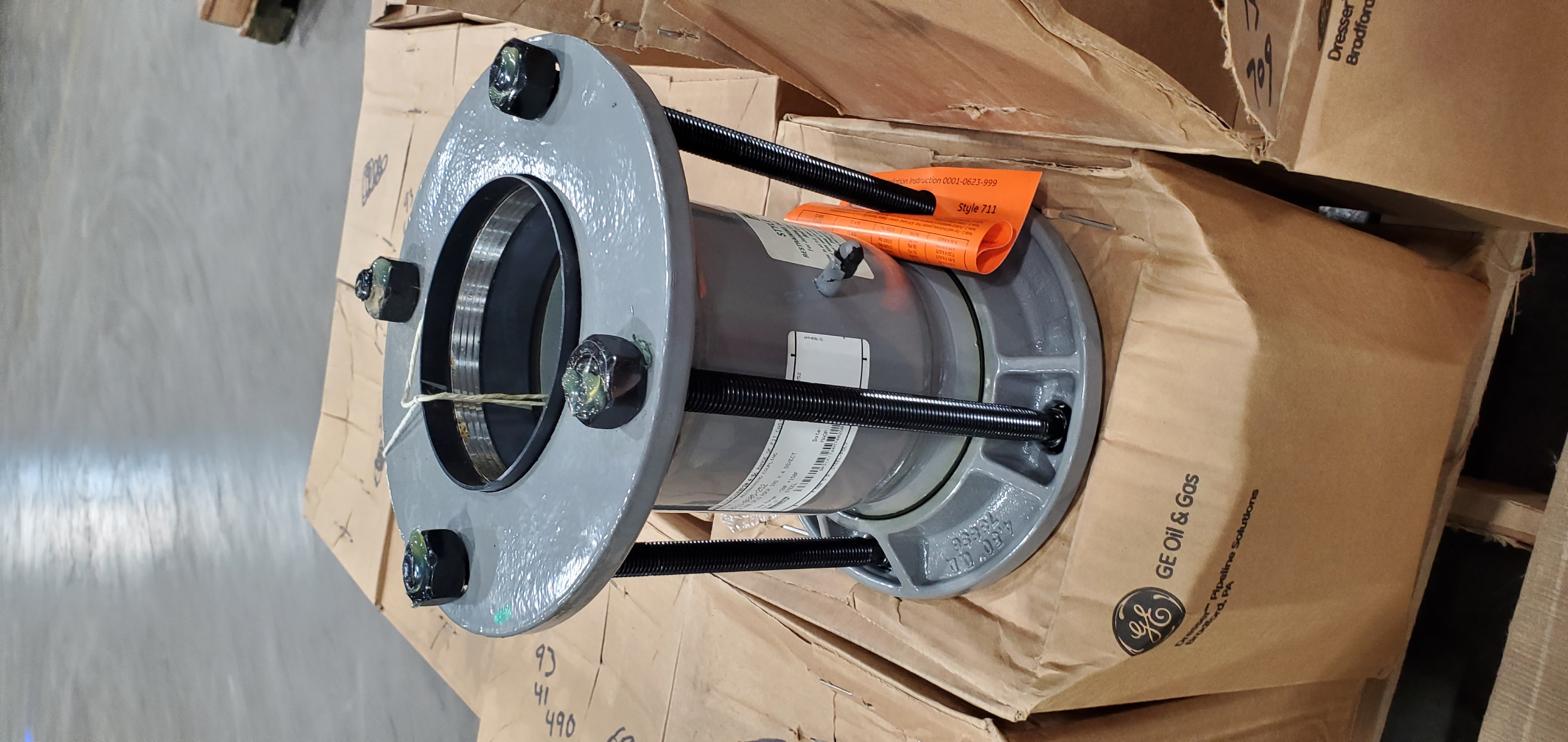 COUPLING, CIxCS/PE 4IN IPS COMP RESTRAIN